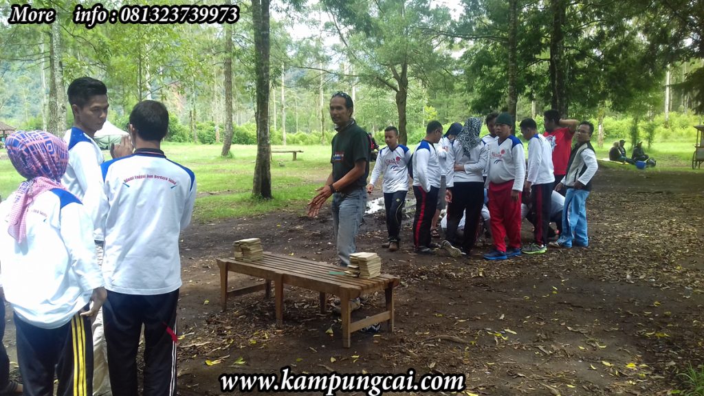 Kegiatan Team Building di Kampung Cai Rancaupas