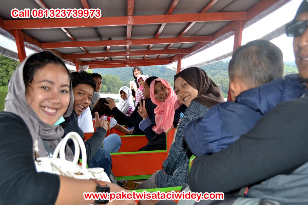 Paket wisata madiun bandung